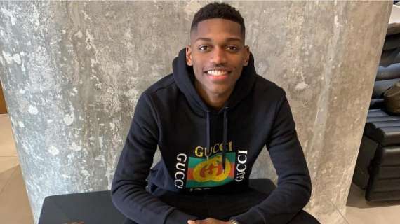 Gazzetta - Milan, ecco Leo e Leao: la "strana coppia" oggi a Milano, visite e firme