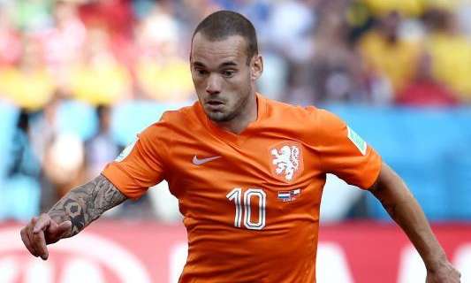 Tuttosport - Milan, Sneijder si propone: l’olandese ha rotto col Galatasaray e bussa alla porta dei rossoneri