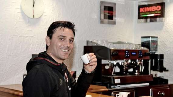 FOTO - Montella beve caffé Kimbo dopo il rinnovo della partnership