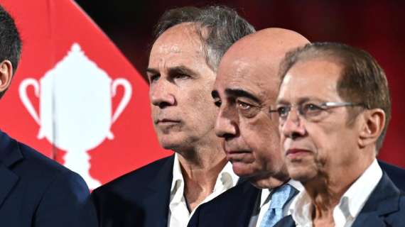 Il messaggio di Galliani per Baresi: "Fisicamente e moralmente è fortissimo e supererà anche questa. Il nostro capitano è straordinario”