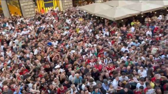VIDEO MN - Bolgia di tifosi a Milano per Luka Modric: strade del centro a tinte rossonere