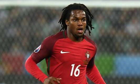 Milan, frenata per Renato Sanches. Rummenigge cambia i piani: "Via solo in prestito annuale"