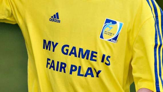 Razzismo, la FIFA squalifica per 10 giornate a un giocatore del Bahrain