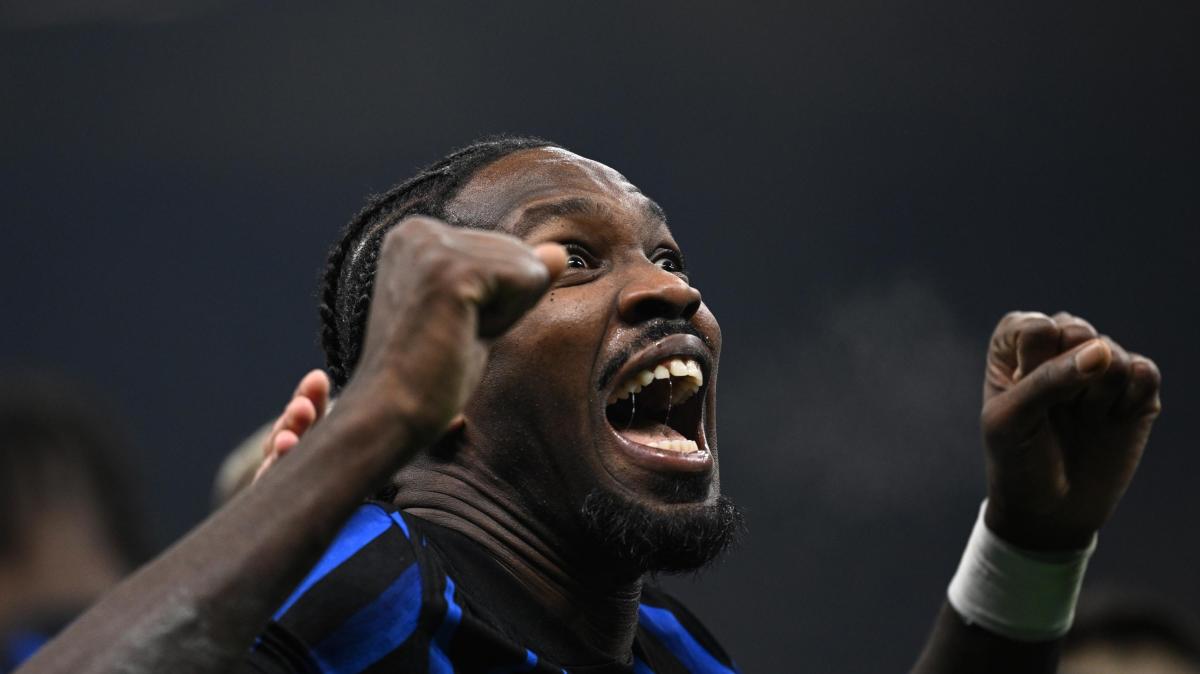 Sassuolo-Inter, nerazzurri in vantaggio con Bisseck. Ma l'angolo nasce da un netto fuorigioco non segnalato
