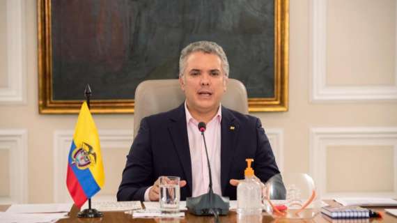 Presidente Colombia, giocare con mascherina? no,grazie
