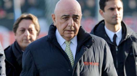 Galliani a MilanNews.it: "Non stiamo prendendo Van Persie. Berlusconi era soddisfatto per il primo tempo"