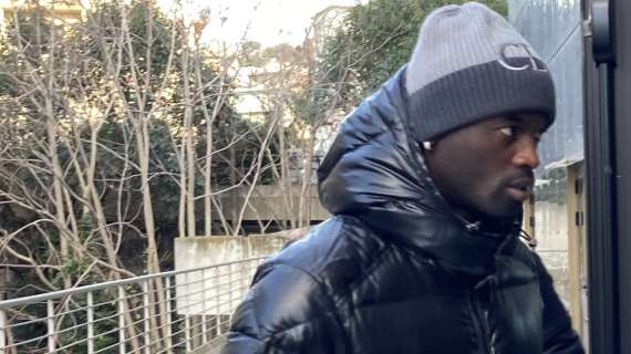 Samp, paura per Niang: gli ultras lanciano fumogeni e un petardo sotto casa dell'attaccante