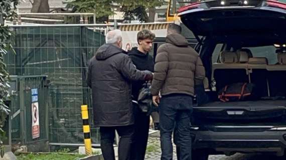 VIDEO MN - L'arrivo di Joao Felix, Bondo e Sottil alla clinica La Madonnina per le visite mediche con il Milan