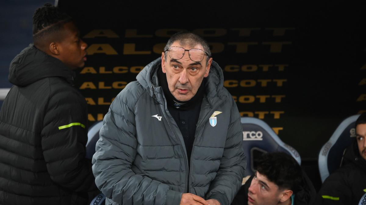 Lazio, Sarri: "Romagnoli? È una situazione che gestisce la società"