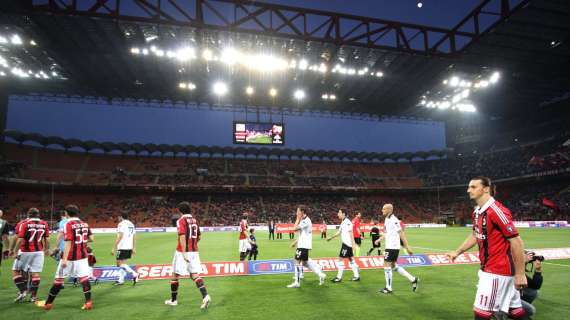 Clima sereno all'arrivo dei rossoneri a San Siro