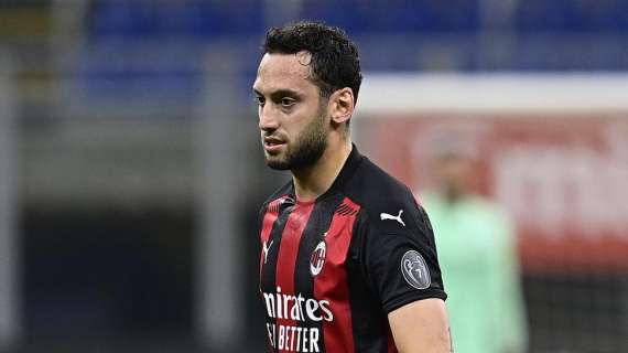 Gazzetta - Da Calhanoglu nessun segnale sul rinnovo: addio inevitabile