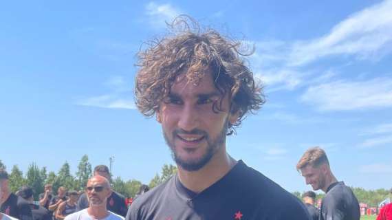 Adli ha comprato una pesca per regalarla a... Lo spot Esselunga in casa Milan