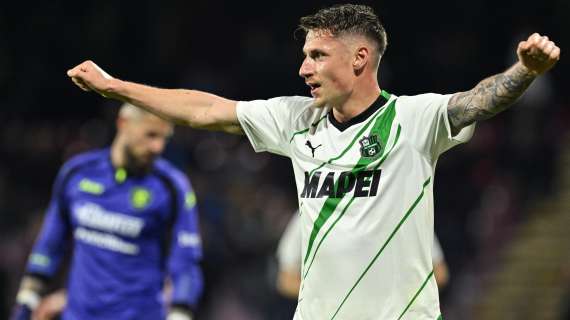 SAS-MIL (1-0): tutti fermi in difesa per il Milan e Pinamonti segna subito