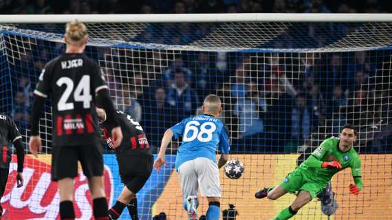 MN al VAR - Napoli-Milan regolamento e indicazioni IFAB alla mano: il rigore di Giroud era da ripetere, la "proiezione" conta