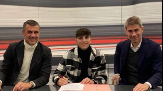 Gala firma il suo primo contratto con il Milan: “Sono veramente felice”