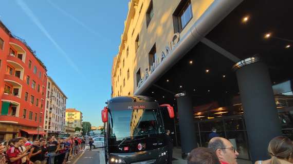 VIDEO MN - Il pullman del Milan è partito dall'Hotel Melia