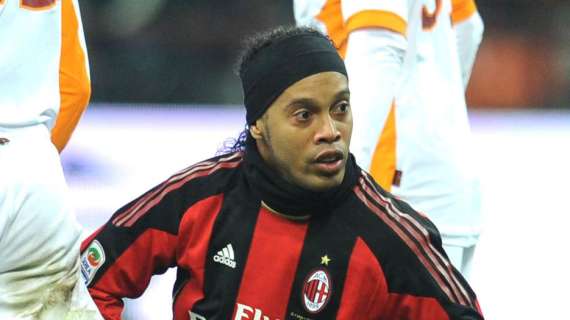 L'undici ideale di Ronaldinho: "Cafu mi metteva sempre in difficoltà. Maldini? Un capo"