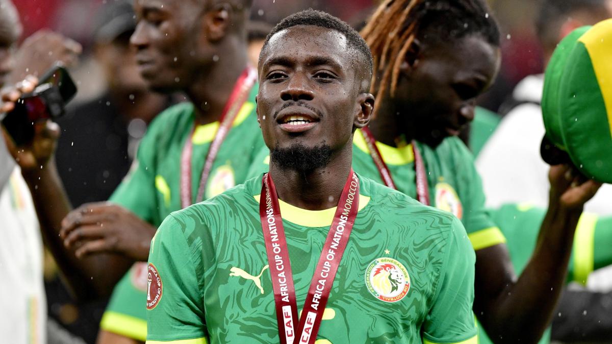 Caos finale Coppa d'Africa: 5 giornate di stop al ct del Senegal