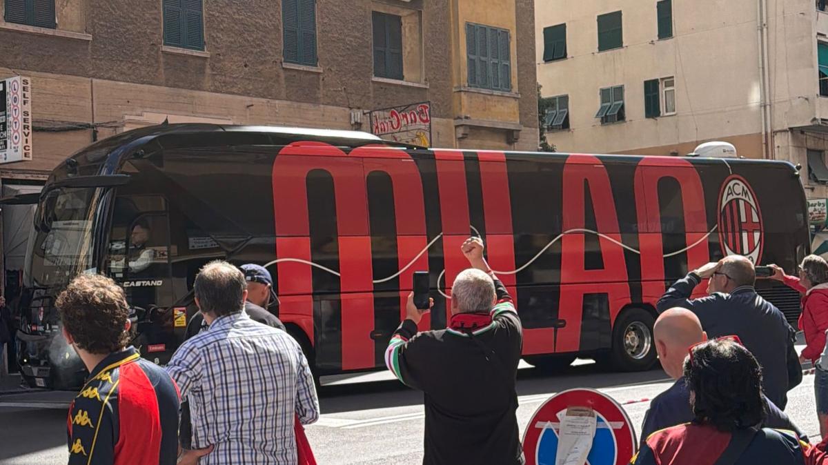 VIDEO MN - Oggi si inizia presto: il pullman del Milan è arrivato al Ferraris
