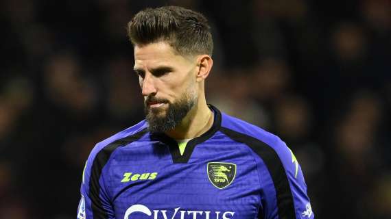 Giroud contro Costil: la curiosa sfida tra i due amici e sosia francesi