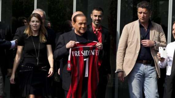 Milanello: arrivato Berlusconi in elicottero: inizia la 22° visita 