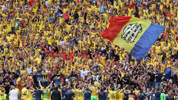 Tifosi romeni hanno gridato “Putin, Putin” verso i tifosi ucraini