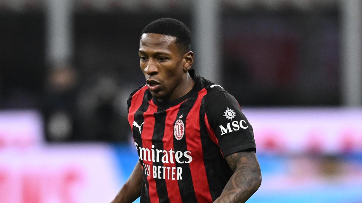 Milan, oggi è il compleanno di Estupinan che compie 28 anni