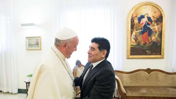 Maradona, Papa Francesco ha inviato un rosario e una lettera