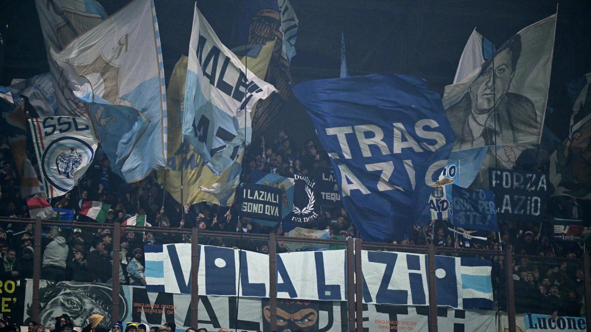 I tifosi della Lazio provocano i rossoneri: "Olè, olè Inter"