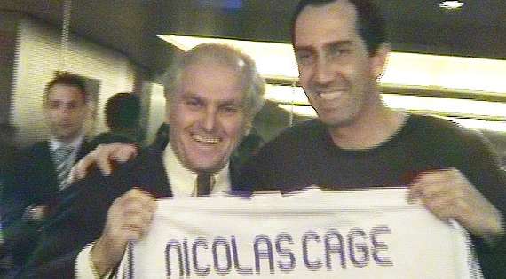 Quando Paolo Calabresi entrò a San Siro fingendosi Nicolas Cage e ricevette anche un regalo da Galliani: il racconto dell’attore