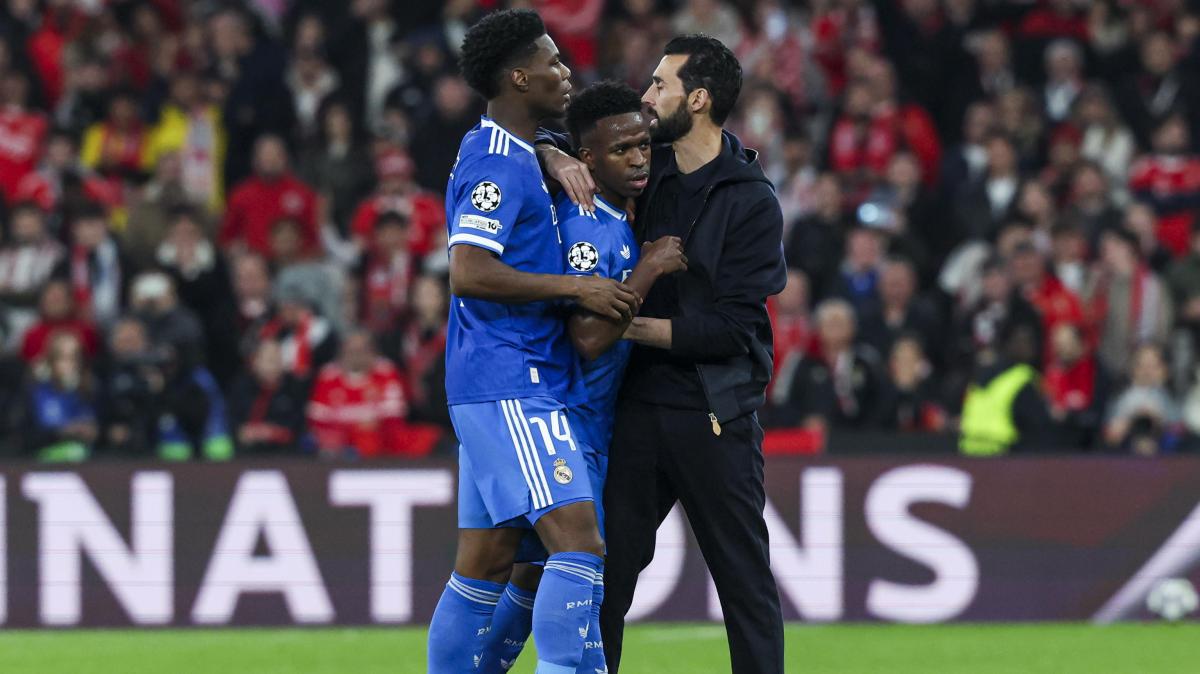 Real Madrid, la rabbia di Vinicius: "I razzisti sono dei codardi"