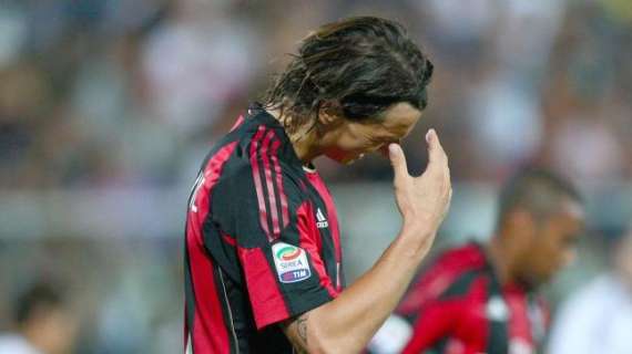 Nuova maglia, vecchio Ibra: svogliato, fischiato, e ammonito...