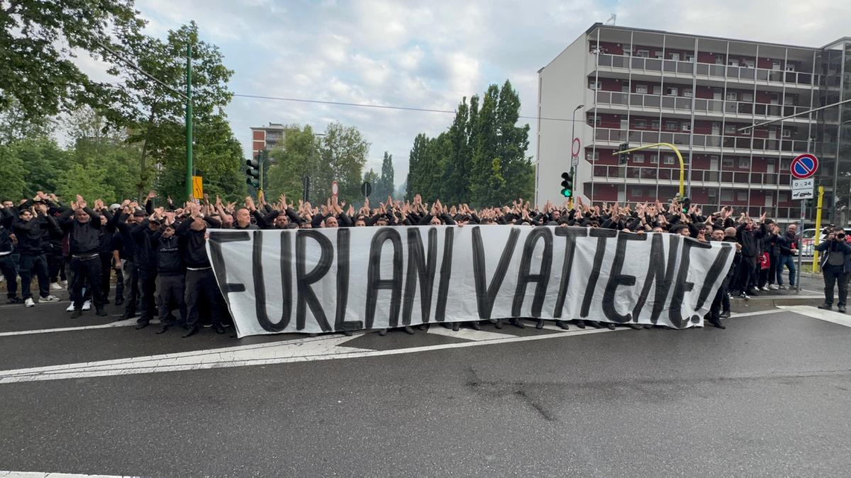 Riecco i cori contro la dirigenza. A San Siro la Sud intona: "Giorgio Furlani devi andartene, vattene”