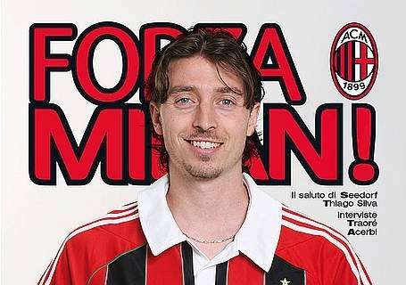 FOTO - La copertina di Forza Milan! di luglio con Montolivo