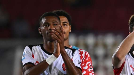Le formazioni ufficiali di Milan Futuro-Leon: Balentien titolare