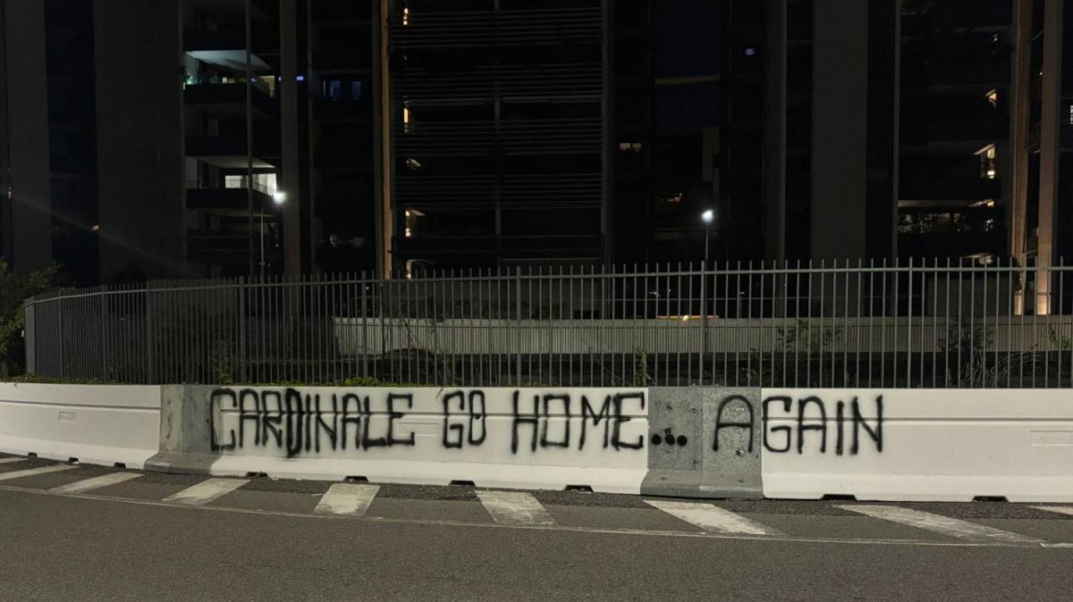 FOTO MN - Prosegue la protesta contro RedBird: "Cardinale go home again"