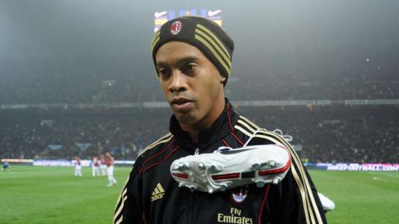 Ronaldinho, il Milan rivive i momenti più belli del fantasista in rossonero