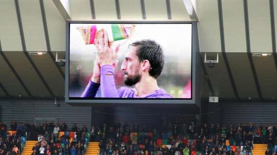 Fiorentina, nell'amichevole contro l'Espanyol omaggio ad Astori e Jarque
