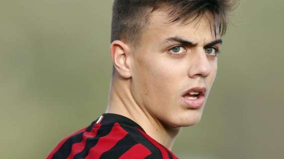 La FIFA celebra l'esordio di Daniel Maldini in prima squadra