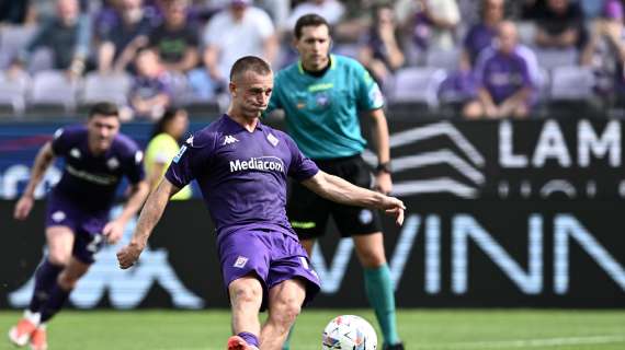 Due volte Gudmundsson dal dischetto: la Fiorentina ribalta la Lazio 