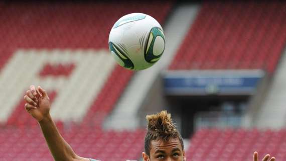 Neymar al Santos fino al 2014