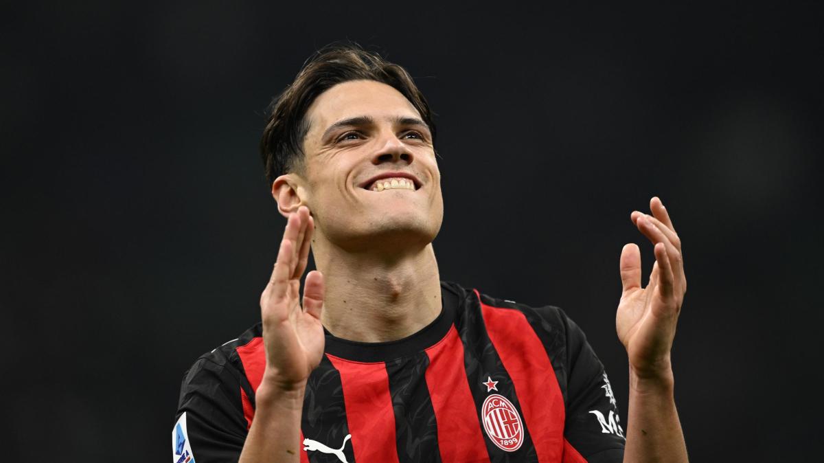 Ricci laconico dopo il derby: "SEMPRE." con i cuori rossoneri in bella mostra