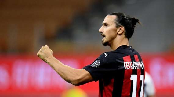 Anche Ibrahimovic partecipa all'esultanza dei suoi compagni