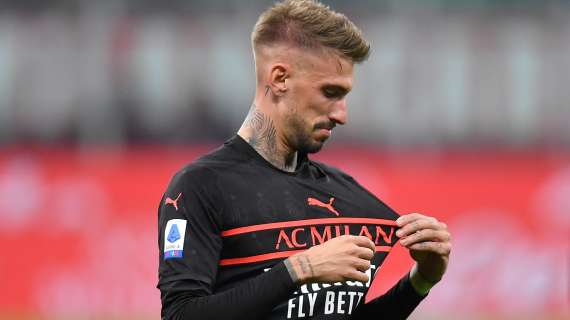 Milan-Sassuolo: esce Berardi ed entra Castillejo, San Siro lo applaude