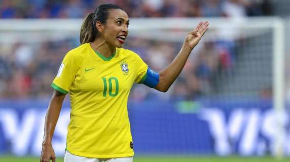 Tokyo, Pelé a Marta: "Spazio alle donne, crei un mondo migliore"