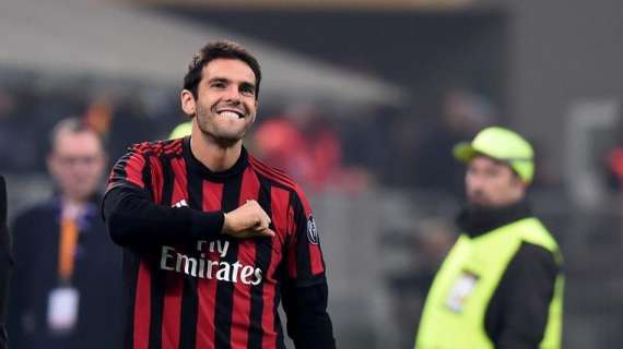 Kakà e la foto con la maglia del Milan: "Certi amori non finiscono mai"