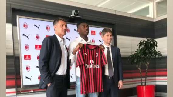Leao: “Anche Maldini, così come Ibrahimovic, mi ha aiutato quando sono arrivato al Milan”