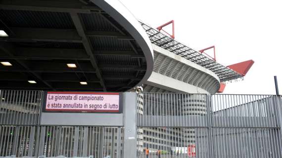 FOTO - L'esterno di San Siro dopo l'annuncio della sospensione della partita