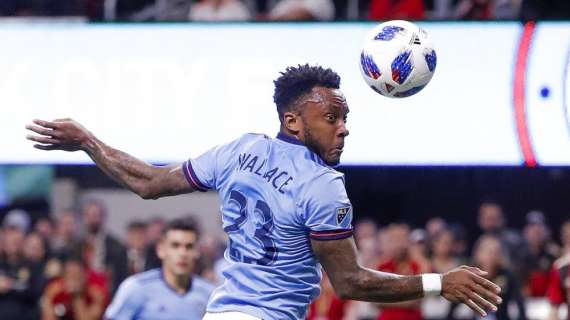 New York campione in MLS, l'allenatore festeggia in mutande