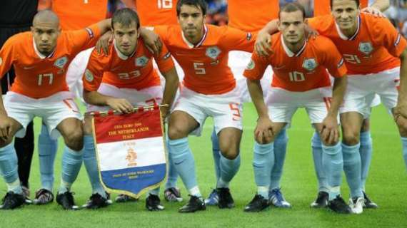 Lo United si tira fuori, l'Arsenal è su M'Vila: Milan, Strootman è lì